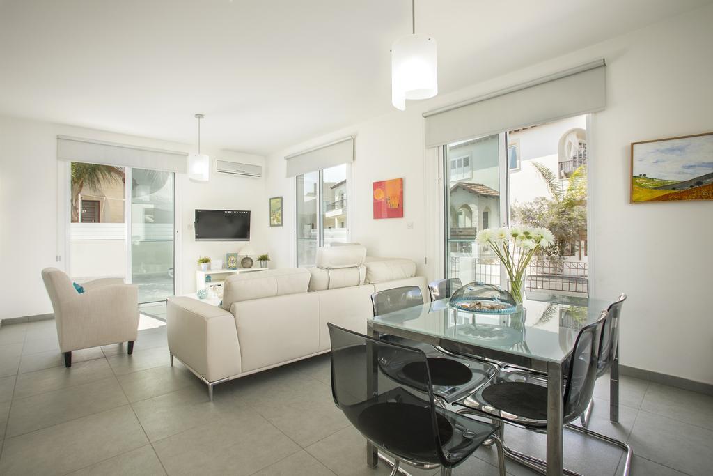 Villa Raflia Pernera ภายนอก รูปภาพ